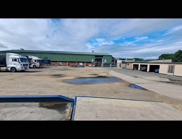 1,511M² WAREHOUSE TO LET IN ALTON